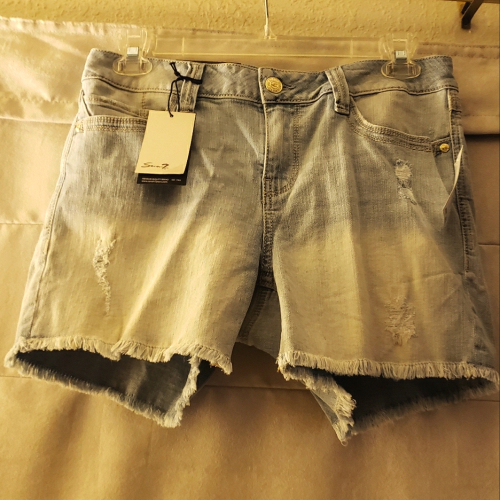 Mid-Rise Fashion Shorts